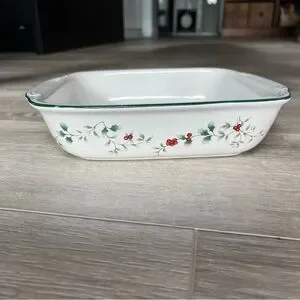 Winterberry Pfaltzgraff Square Baker 8x8 - Thumbnail 2